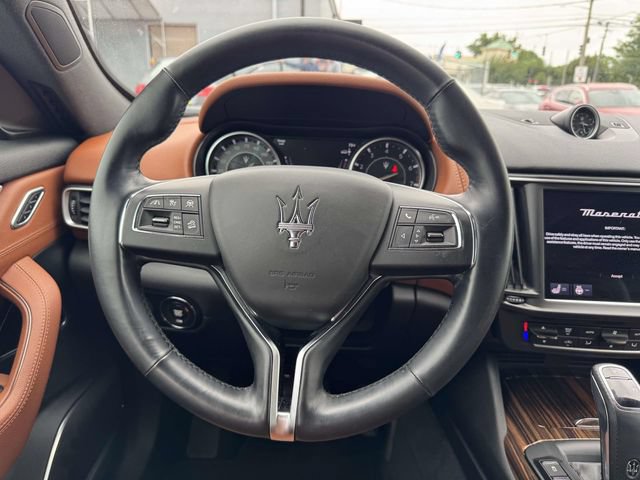 Used 2022 Maserati Levante GT AWD/4WD image 18