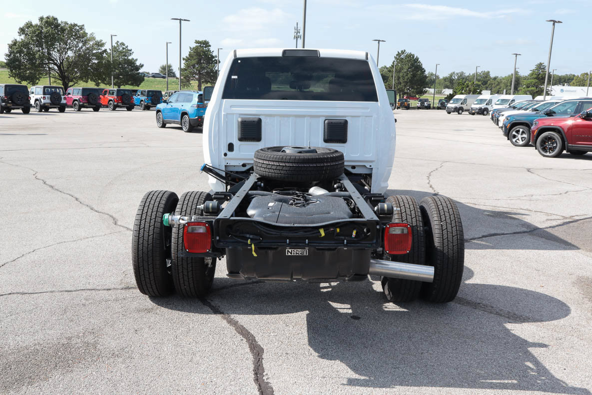 New 2027 RAM 3500 Tradesman AWD/4WD image 5