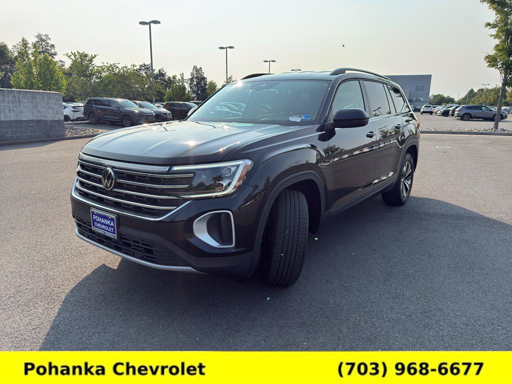 Used 2024 Volkswagen Atlas SE AWD/4WD image 3
