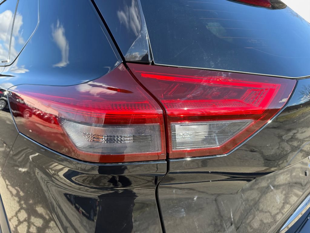 New 2026 Nissan Rogue SV image 21