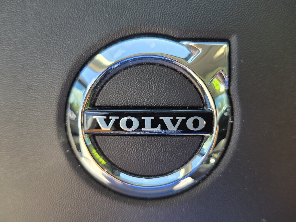 Used 2024 Volvo XC60 B5 Plus AWD/4WD image 26