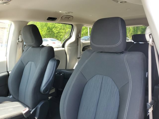 Used 2023 Chrysler Voyager LX FWD image 14