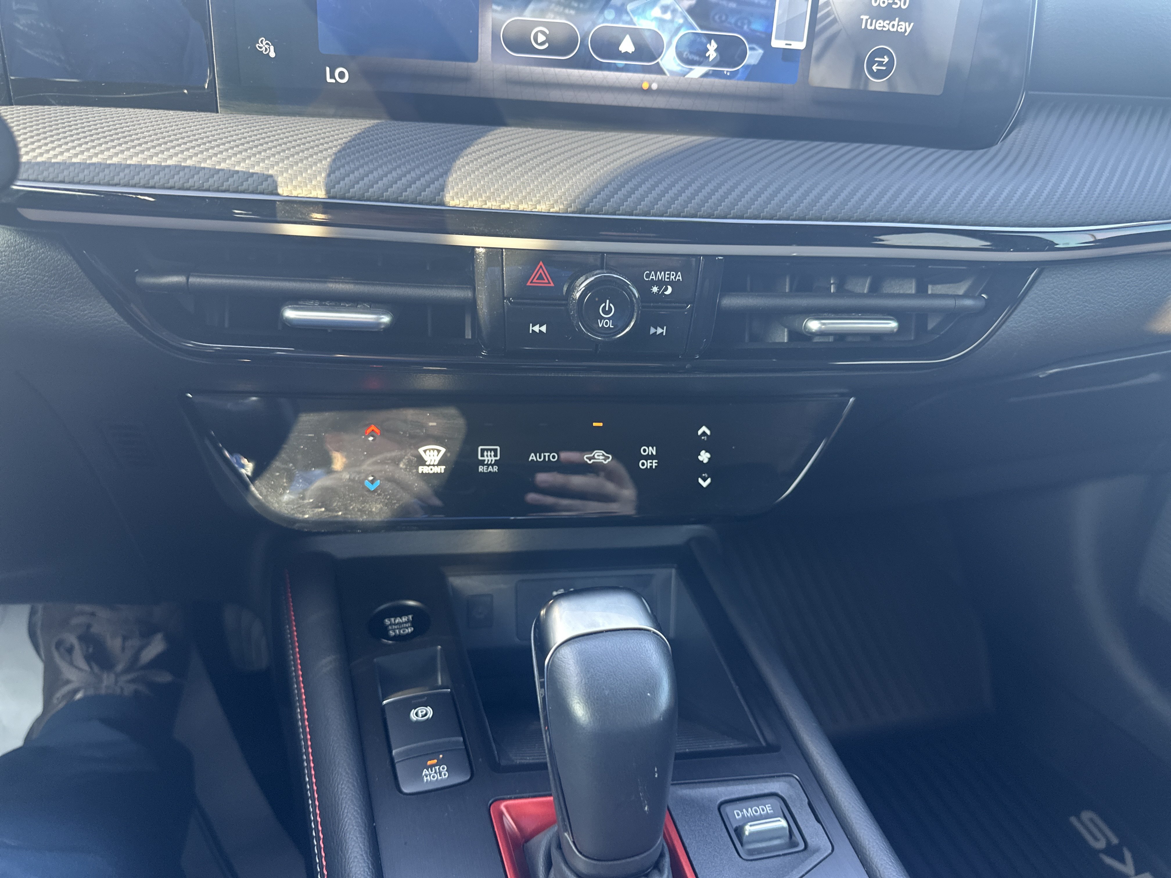 Certified 2025 Nissan Kicks SR FWD image 23