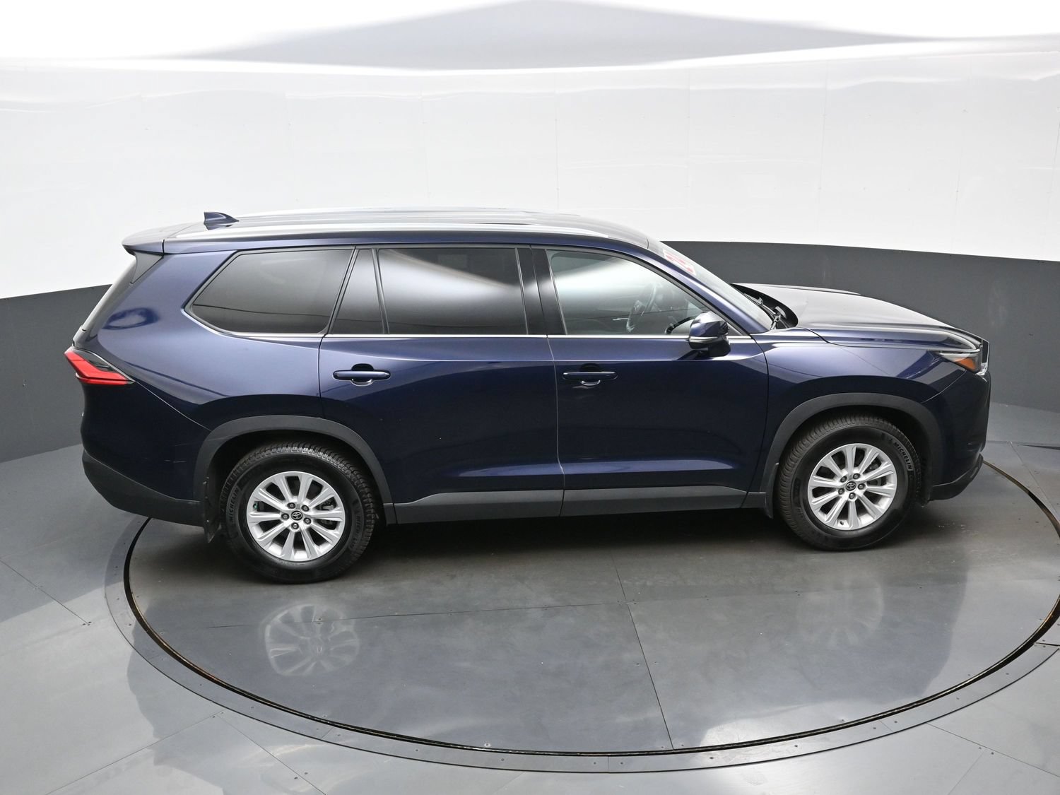Used 2024 Toyota Grand Highlander AWD image 42