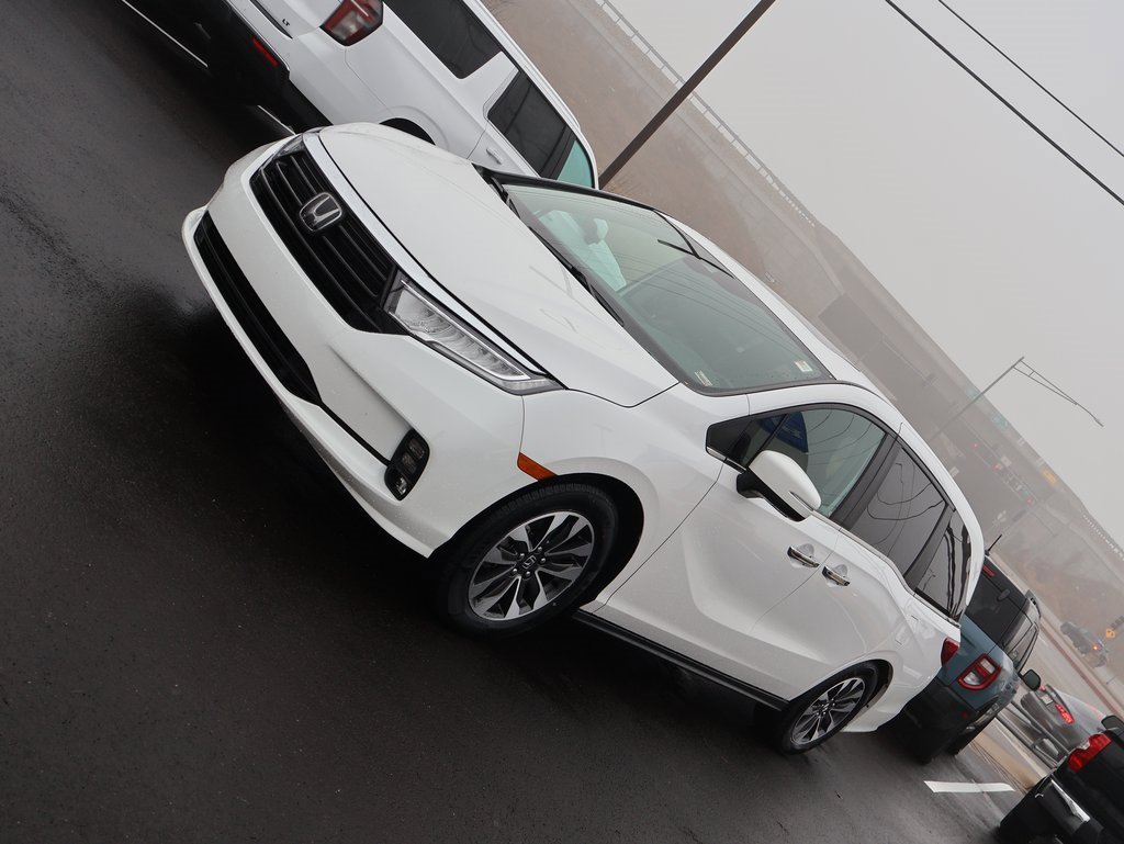 Certified 2024 Honda Odyssey EX-L image 3