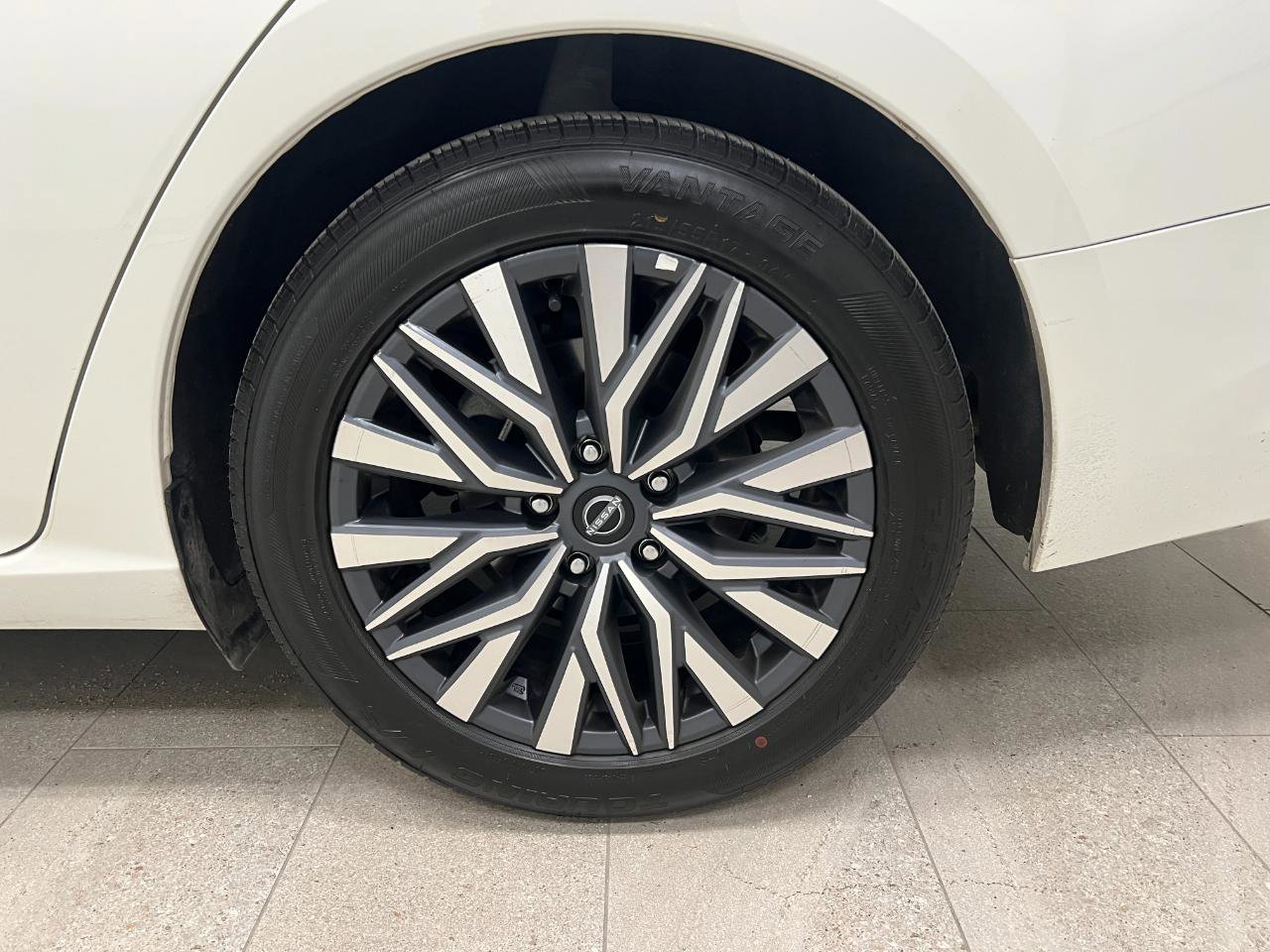 Used 2025 Nissan Altima 2.5 SV image 48