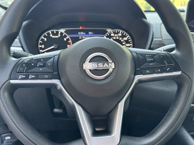 Used 2024 Nissan Altima 2.5 SV FWD image 7