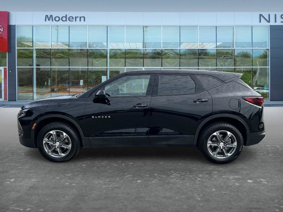 Used 2025 Chevrolet Blazer LT FWD image 8
