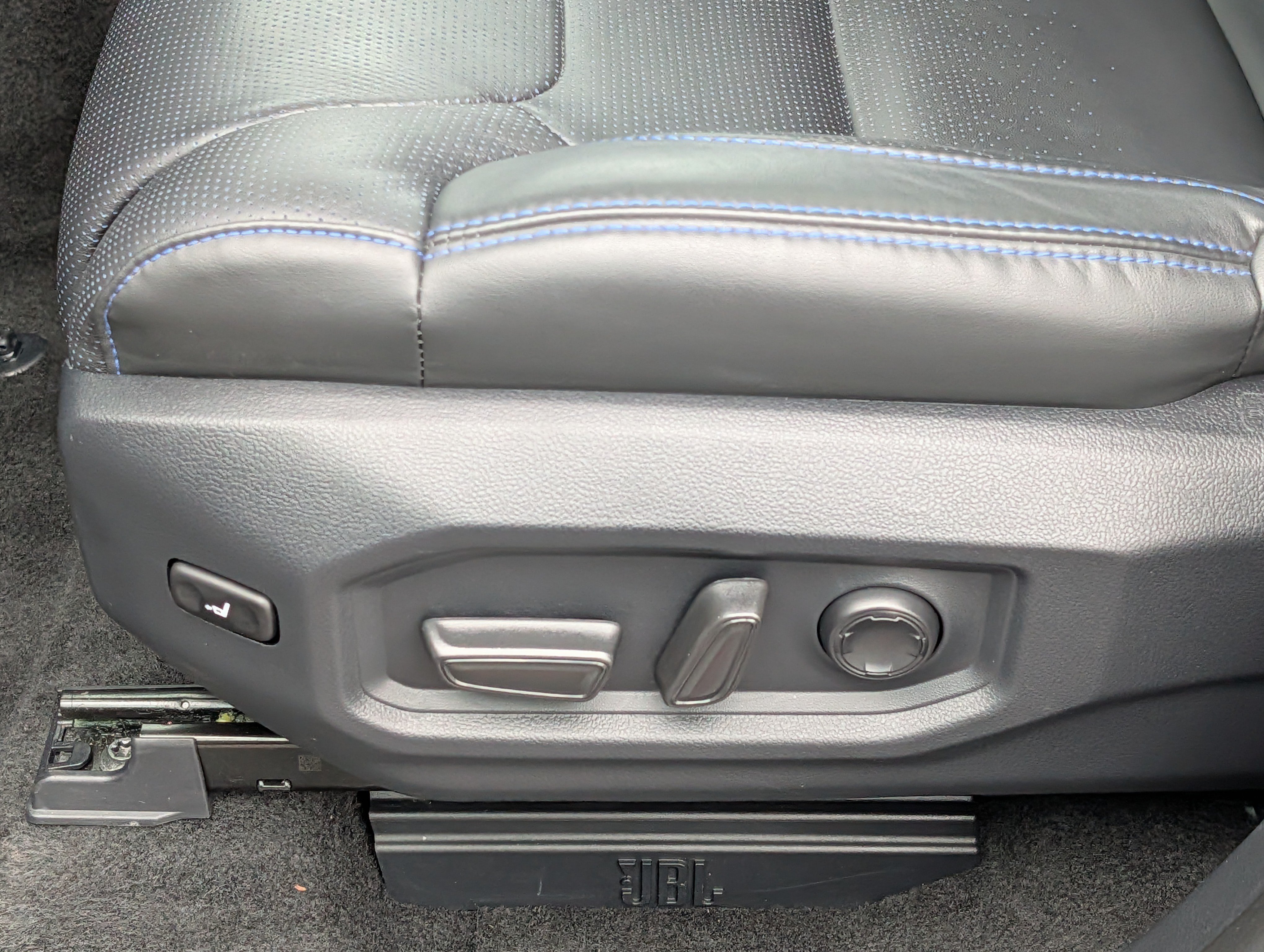 Used 2024 Toyota Tundra Platinum AWD/4WD image 32