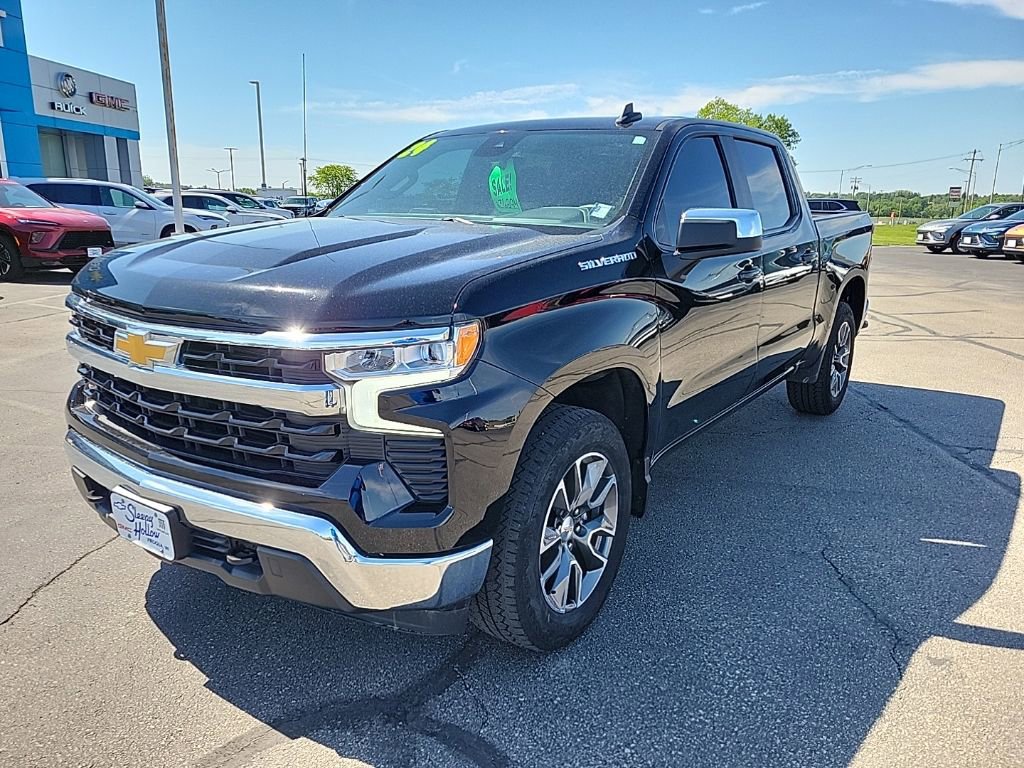 Used 2024 Chevrolet Silverado 1500 LT AWD/4WD image 1