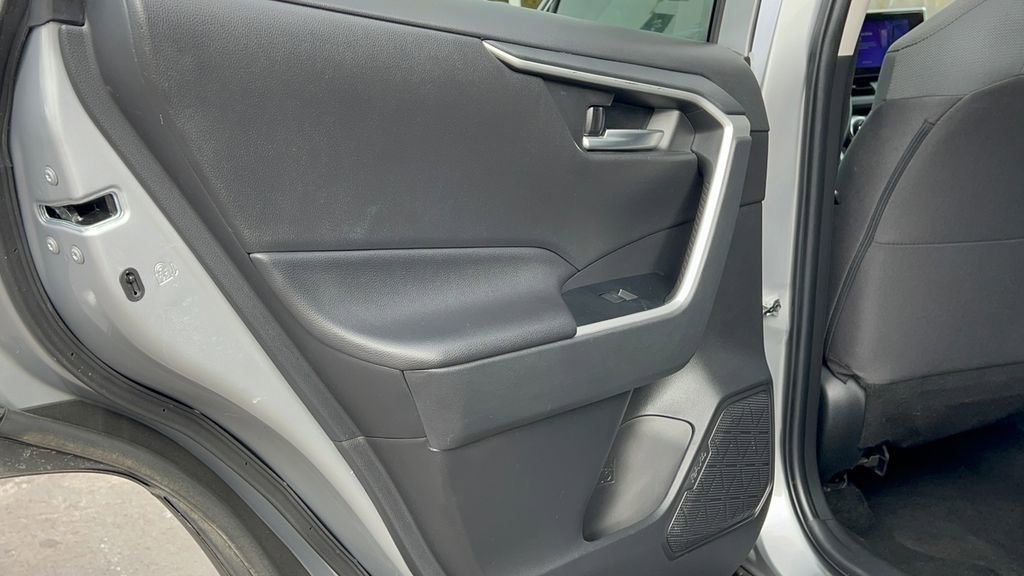 Used 2024 Toyota RAV4 XLE image 31