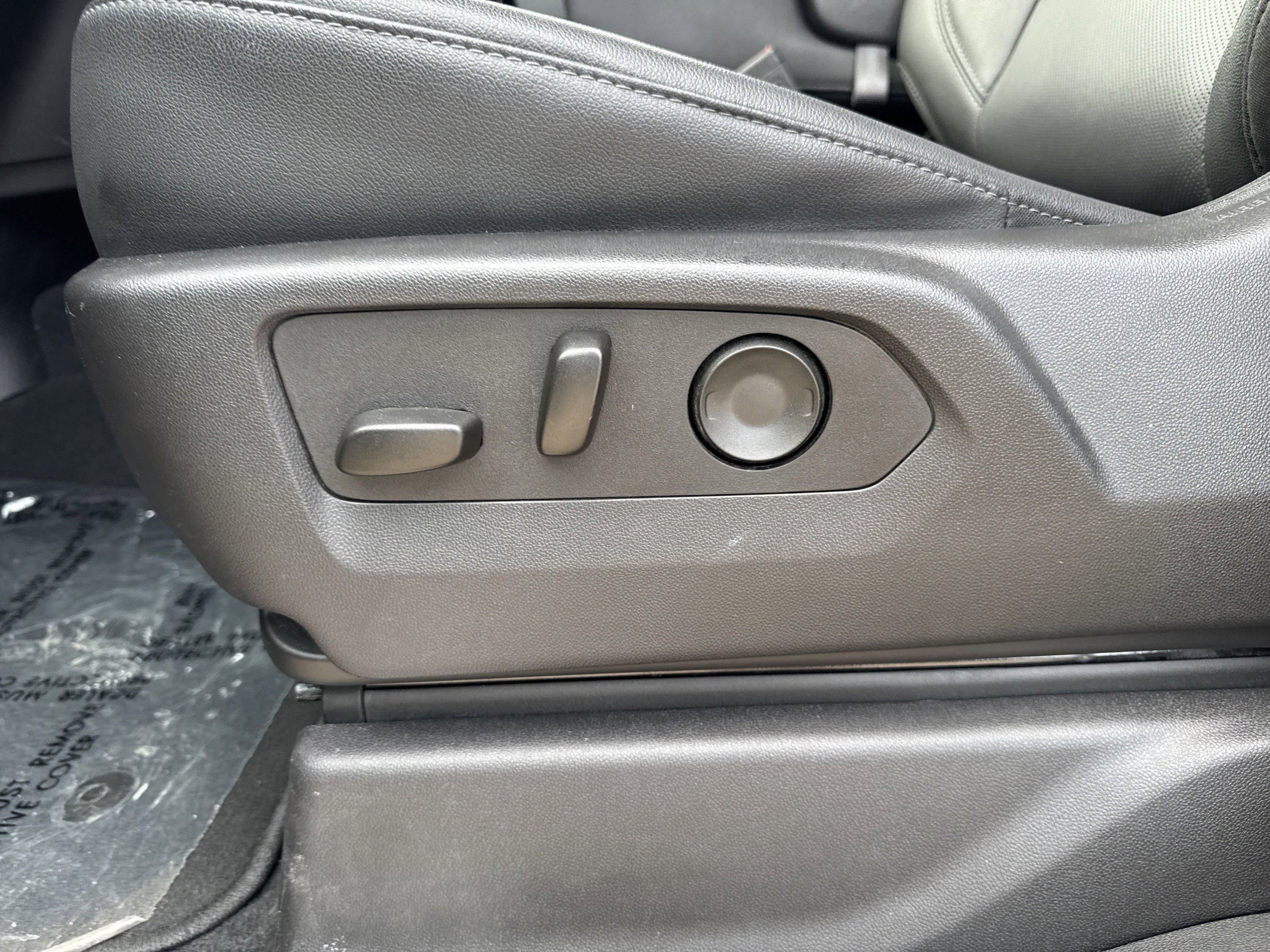 Used 2025 GMC Sierra 1500 SLT image 14