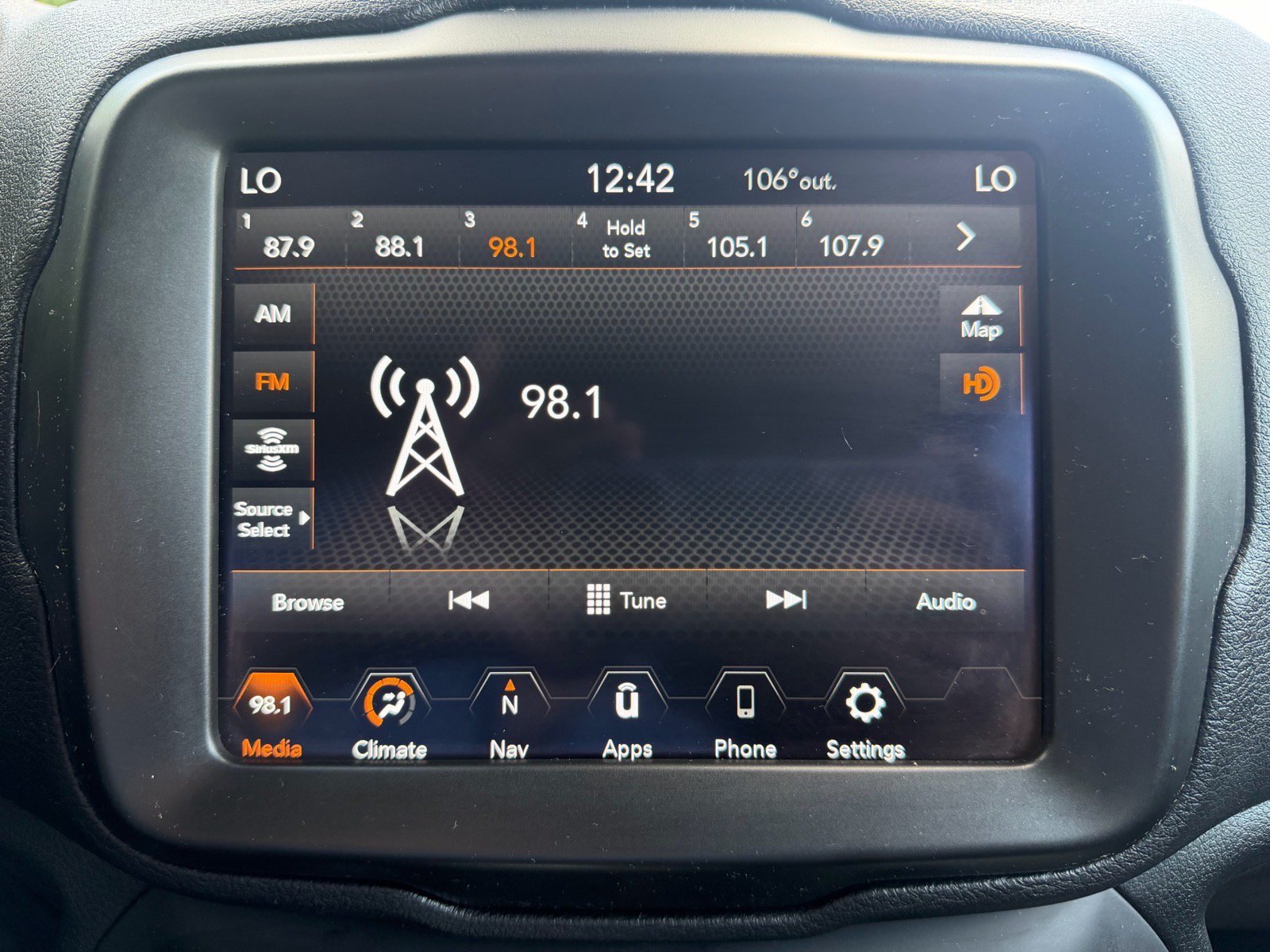Used 2022 Jeep Renegade Latitude AWD/4WD image 42