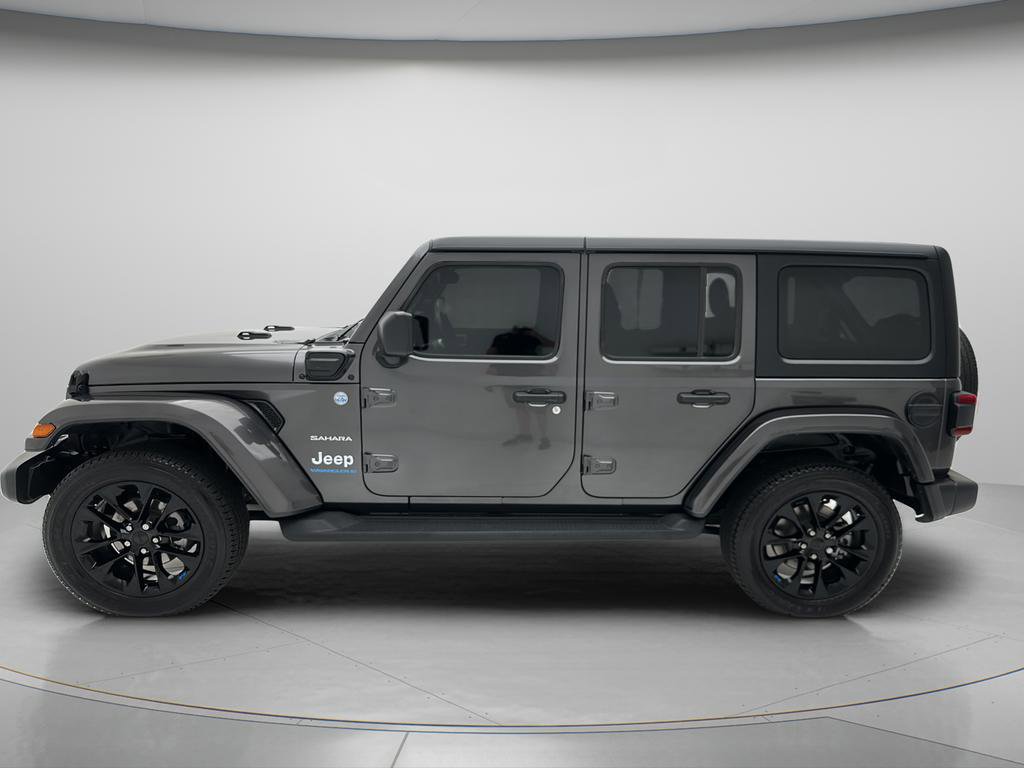 Used 2023 Jeep Wrangler Unlimited Sahara w/ Cold Weather Group AWD/4WD image 7