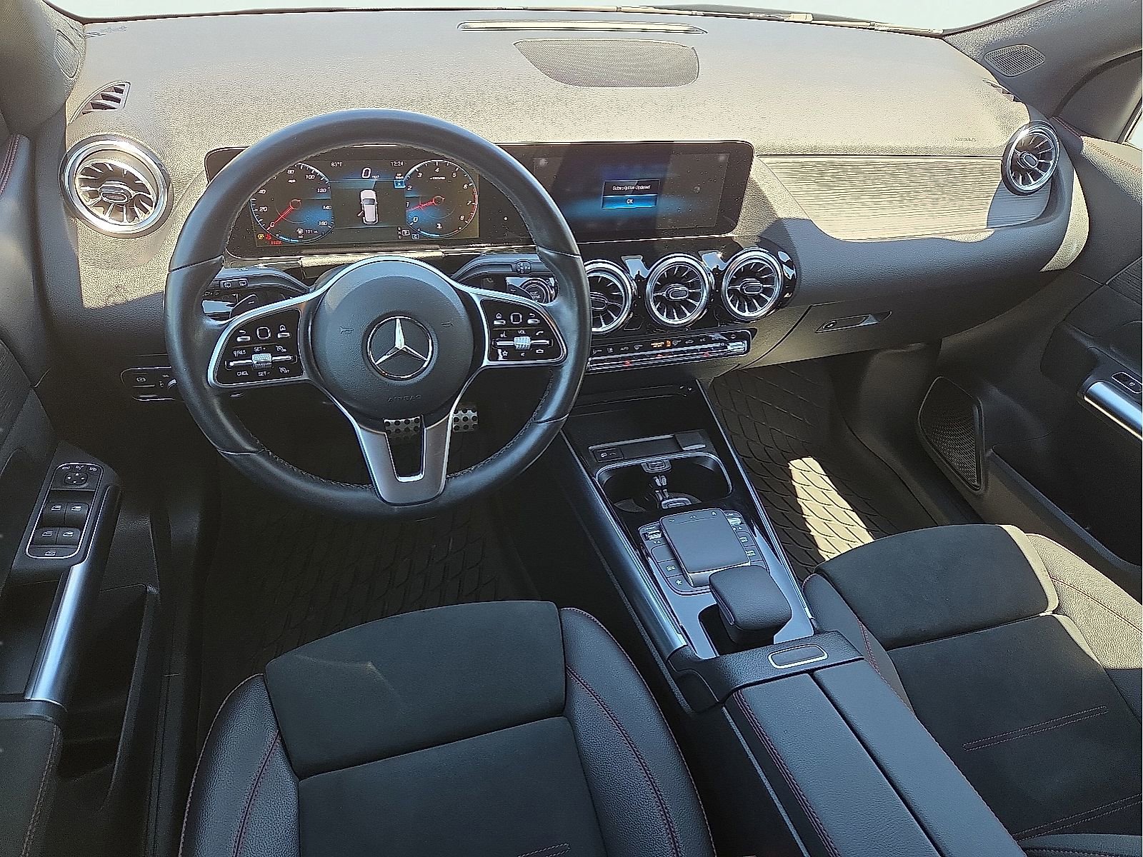 Used 2023 Mercedes-Benz GLA 250 4MATIC image 11