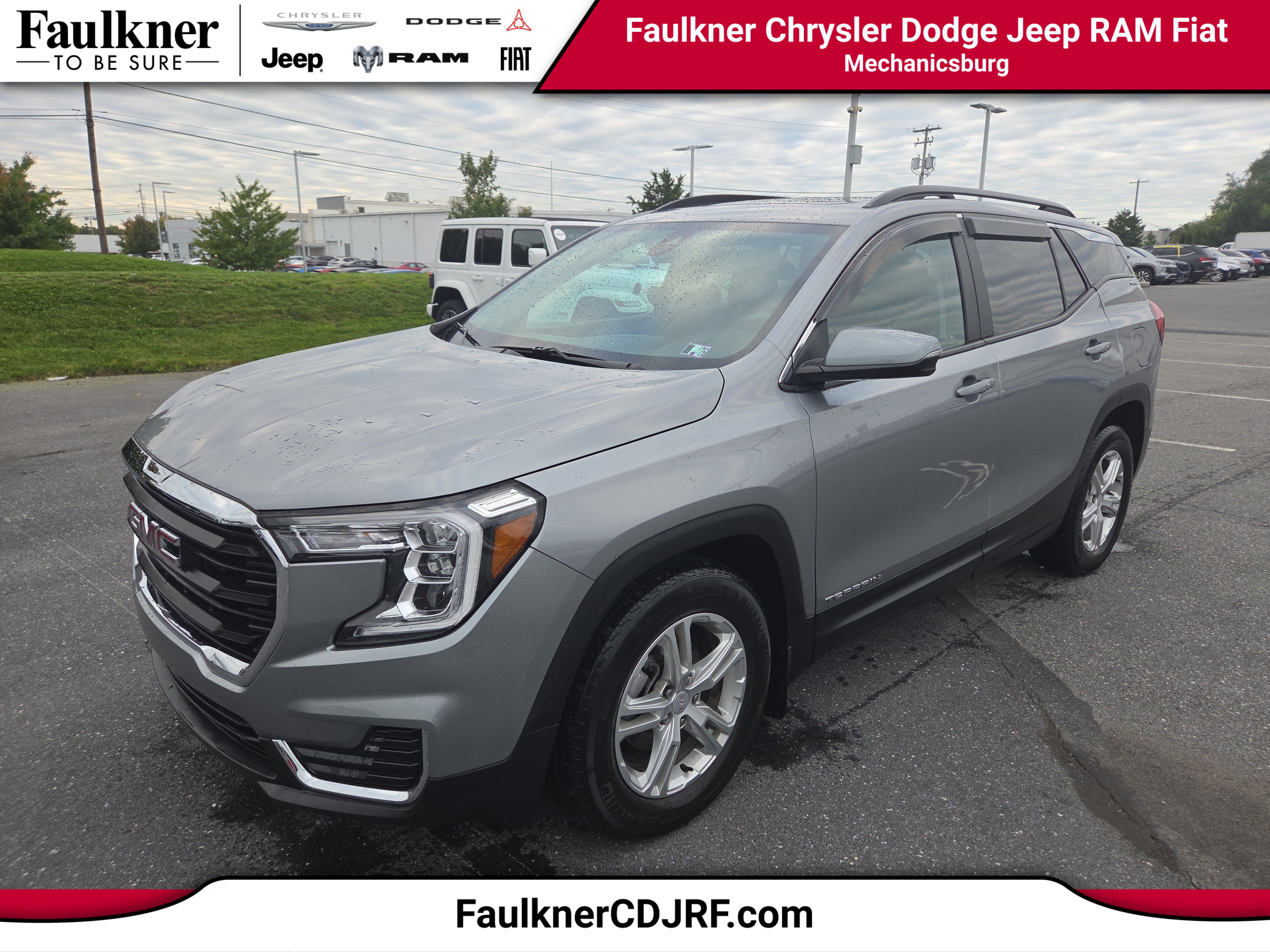 Used 2023 GMC Terrain SLE w/ Driver Convenience Package FWD image 1