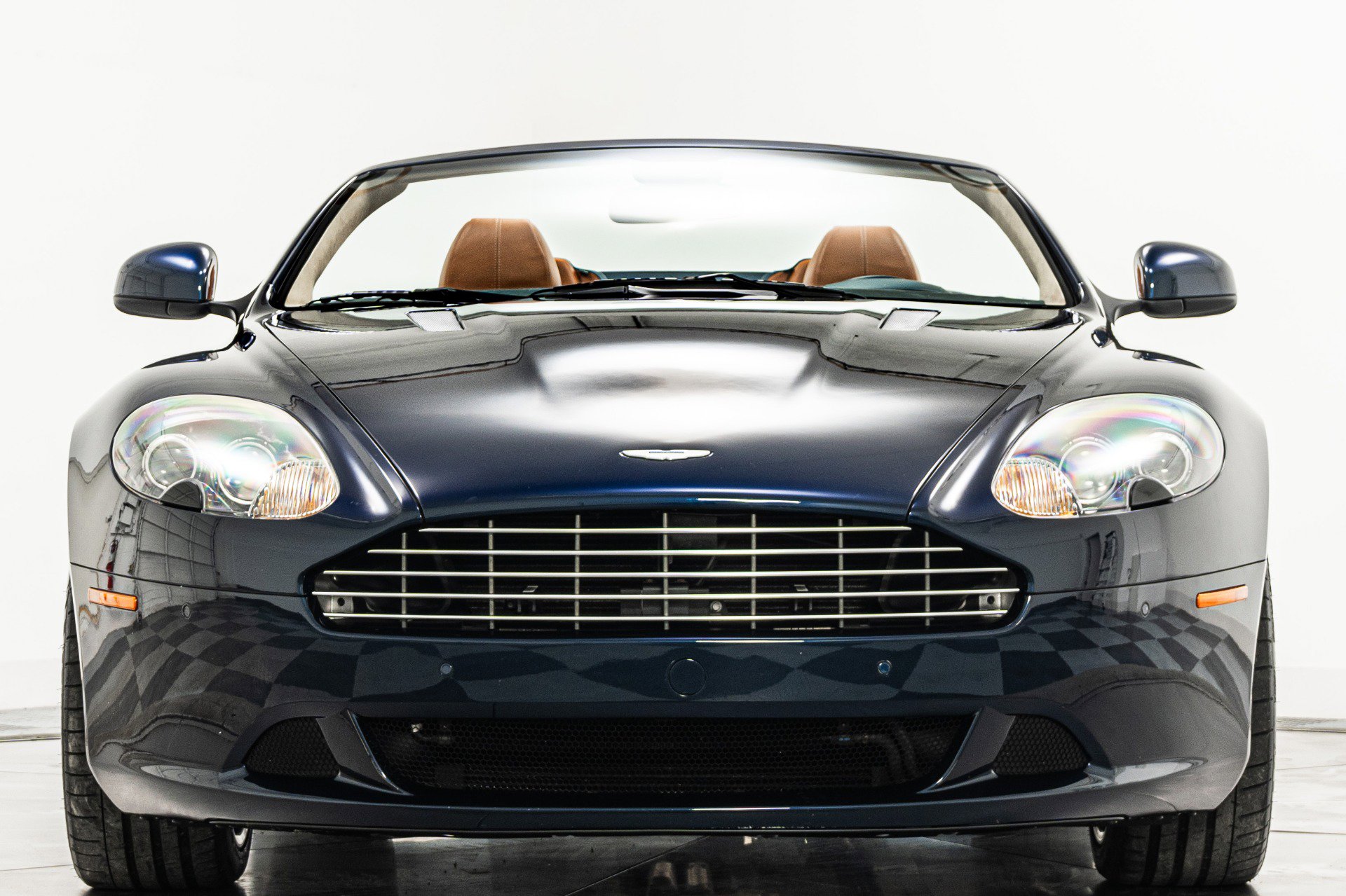 Used 2011 Aston Martin DB9 Volante RWD image 4