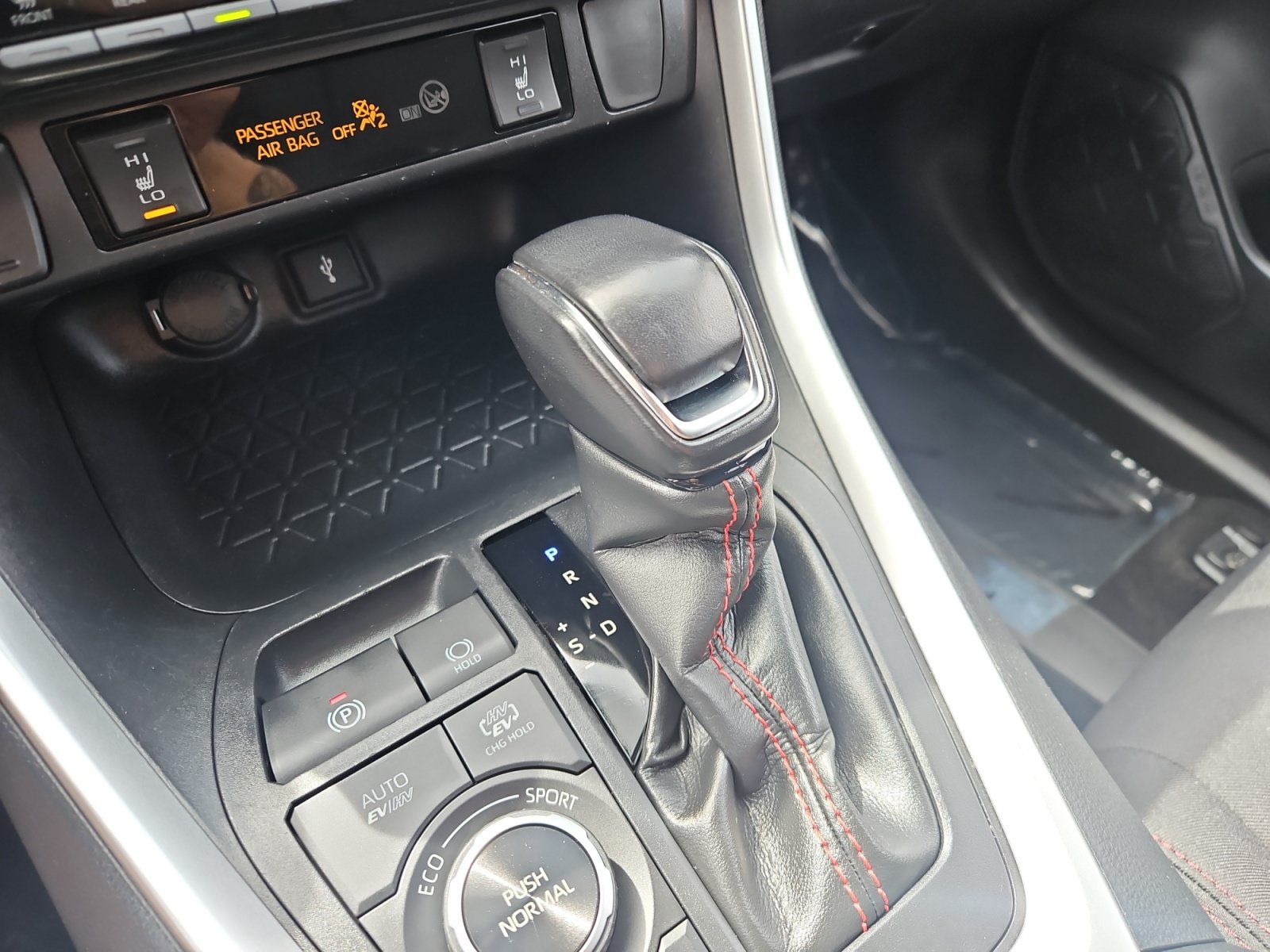 Used 2022 Toyota RAV4 SE AWD/4WD image 23