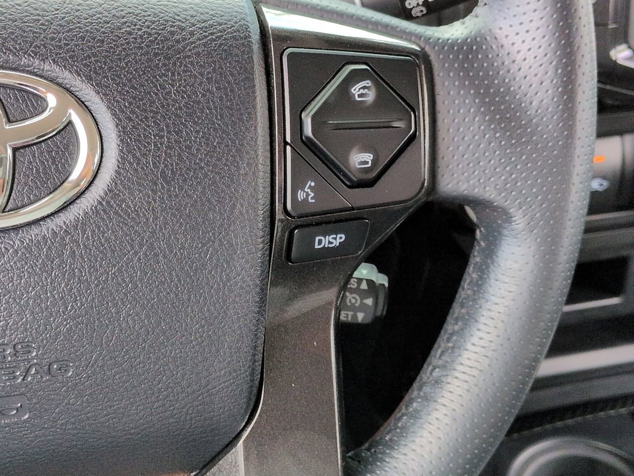 Used 2018 Toyota 4Runner TRD Off-Road Premium AWD/4WD image 27