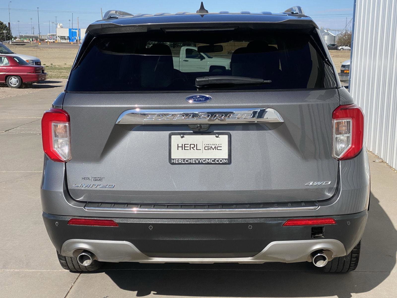 Used 2022 Ford Explorer Limited w/ Equipment Group 301A AWD/4WD image 6