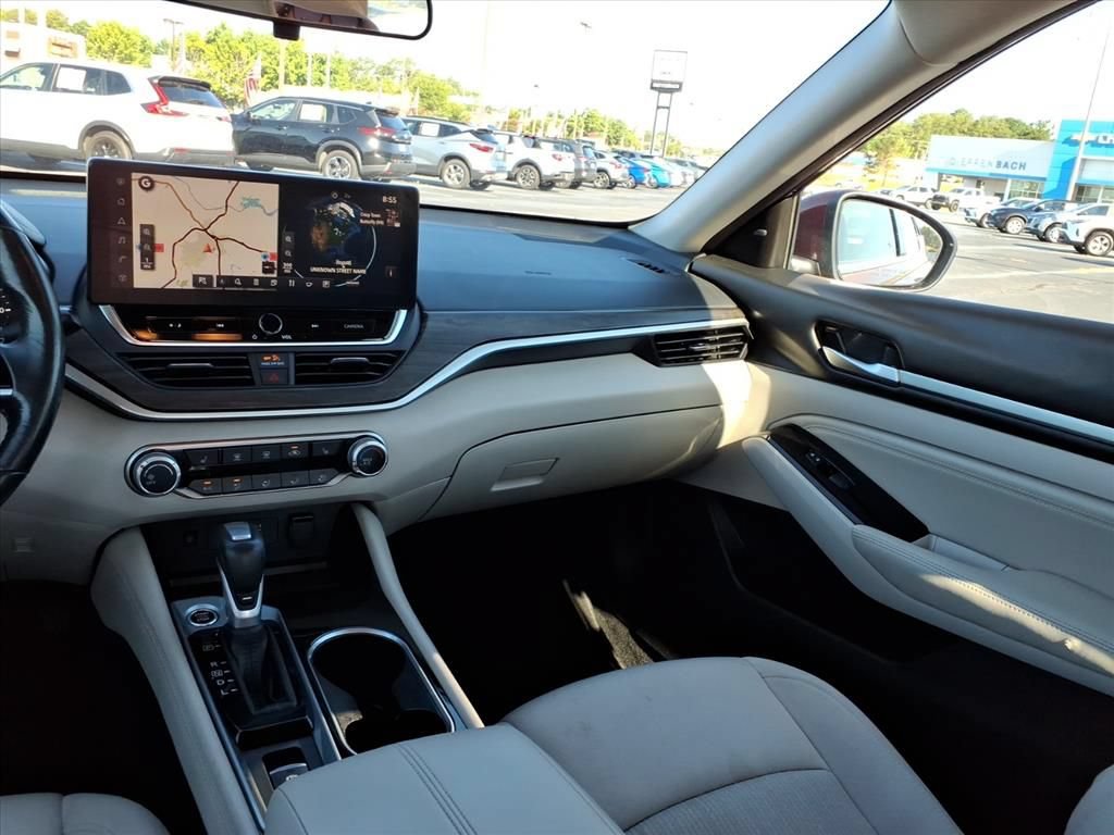 Used 2023 Nissan Altima 2.5 SV w/ SV Premium Package FWD image 24