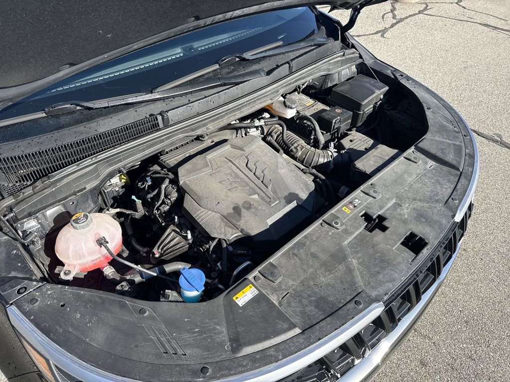 Used 2024 Kia Carnival LX image 17