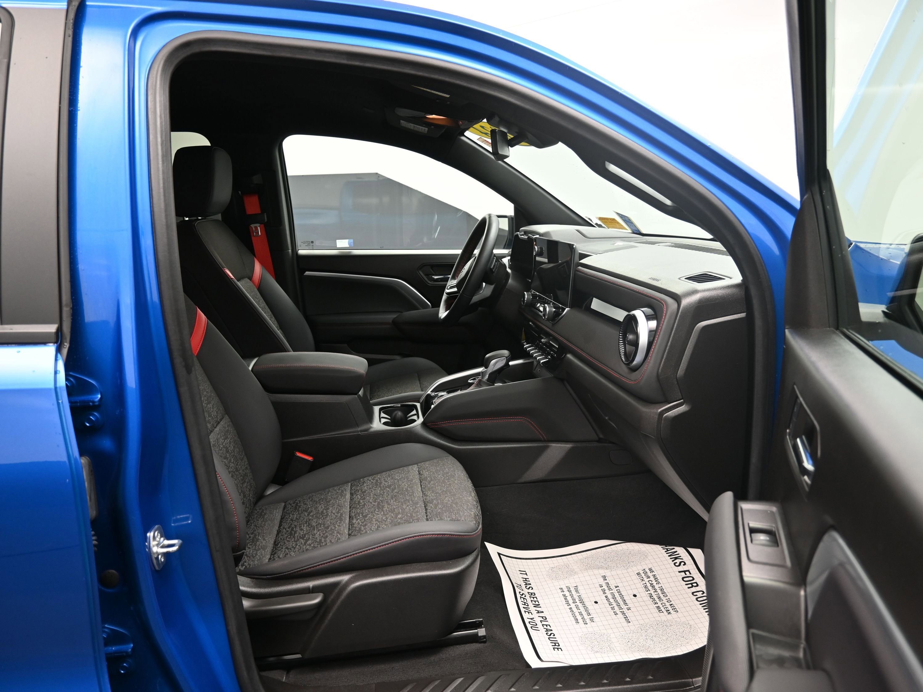 Used 2024 Chevrolet Colorado Z71 w/ Z71 Convenience Package 2 image 21