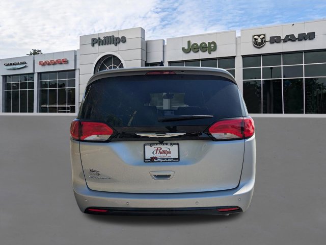 New 2026 Chrysler Voyager LX FWD image 5