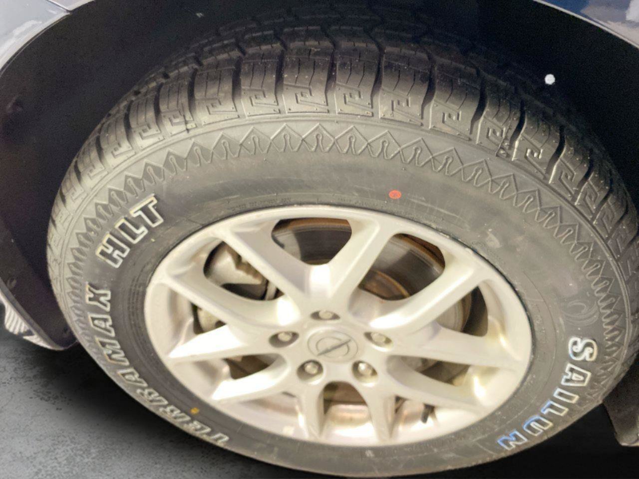 Used 2023 Chrysler Pacifica Touring-L FWD image 7