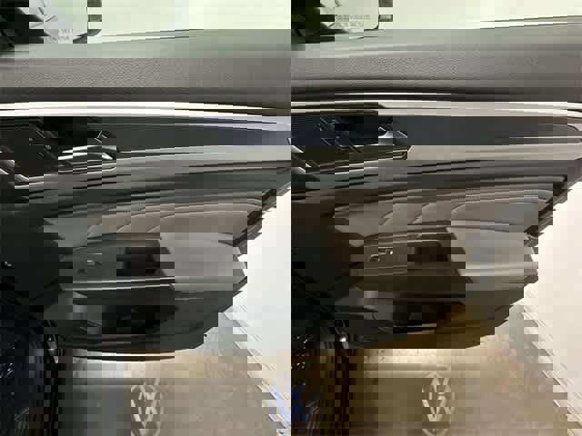 Certified 2022 Volkswagen Atlas Cross Sport SEL R-Line image 26