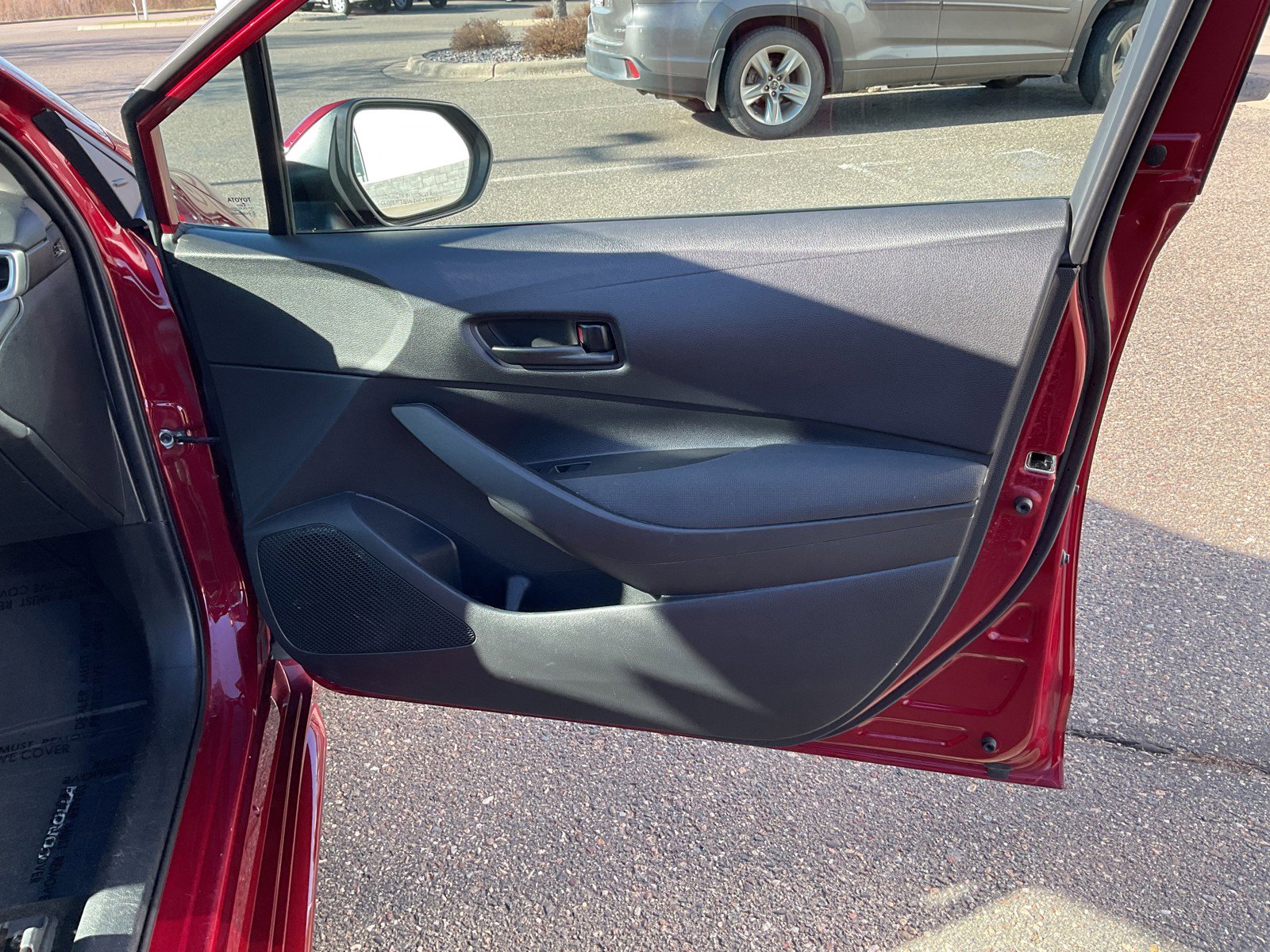 Used 2022 Toyota Corolla LE w/ Carpet Mat Package (TMS) FWD image 14