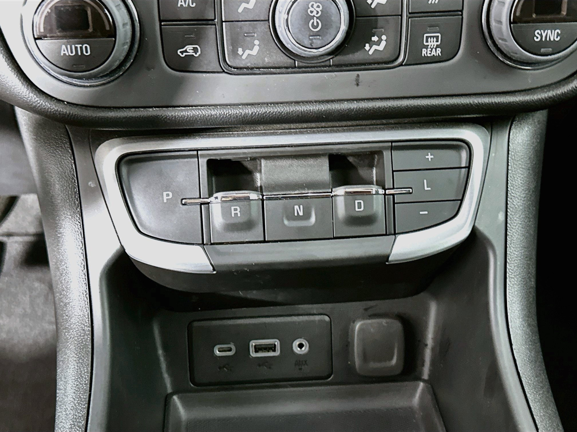 Used 2023 GMC Terrain SLE w/ Driver Convenience Package AWD/4WD image 24