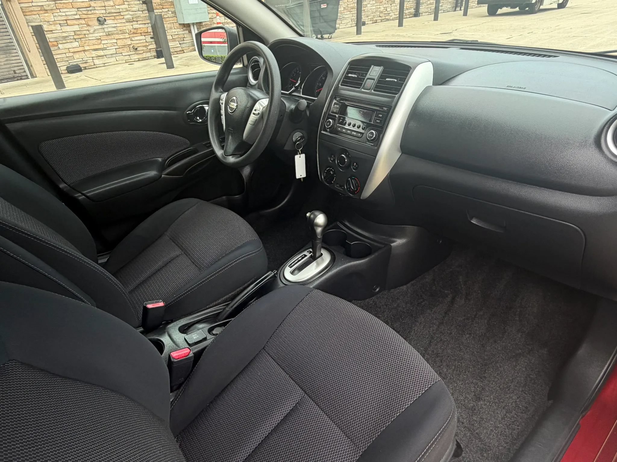 Used 2016 Nissan Versa SV FWD image 11