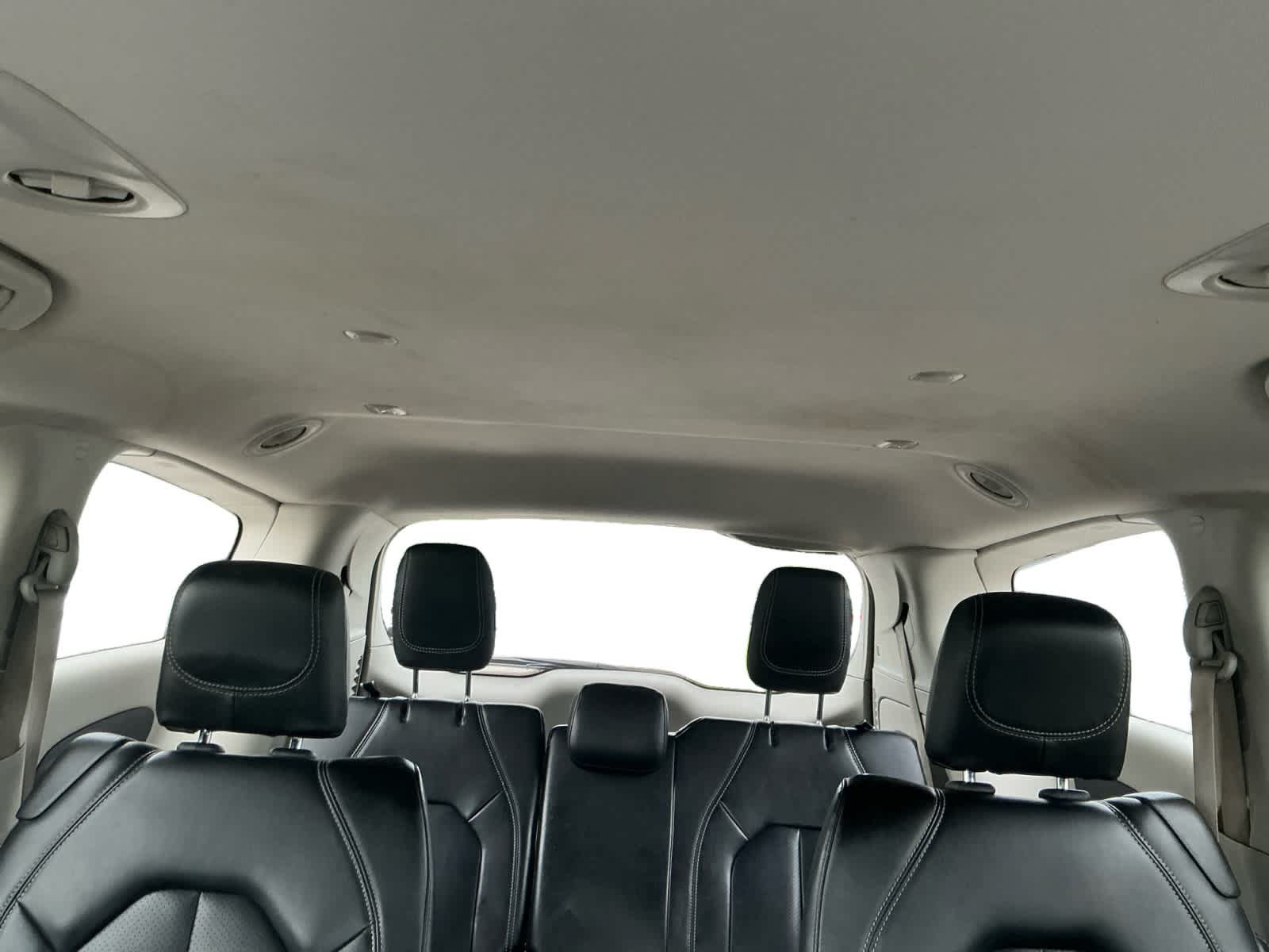 Used 2024 Chrysler Pacifica Touring-L FWD image 20