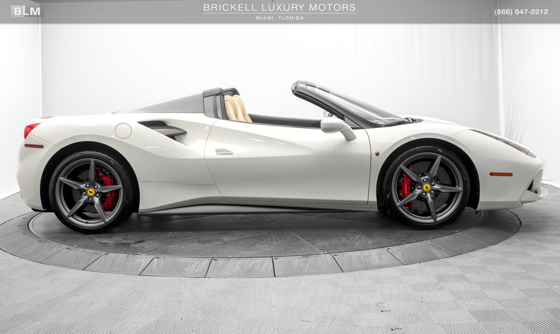 Used 2018 Ferrari 488 Spider RWD image 2