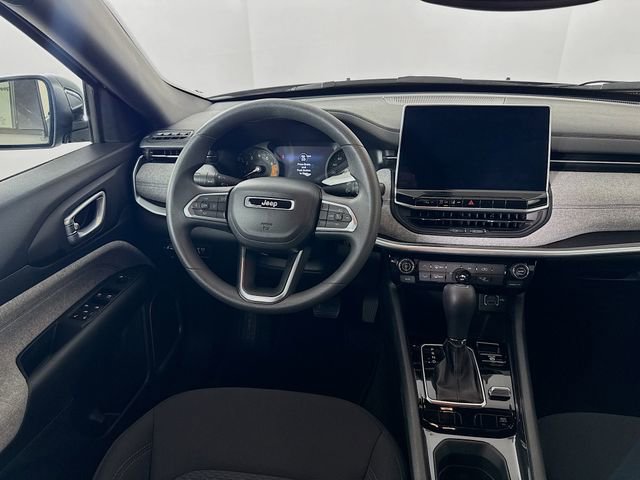 Used 2023 Jeep Compass Sport image 24