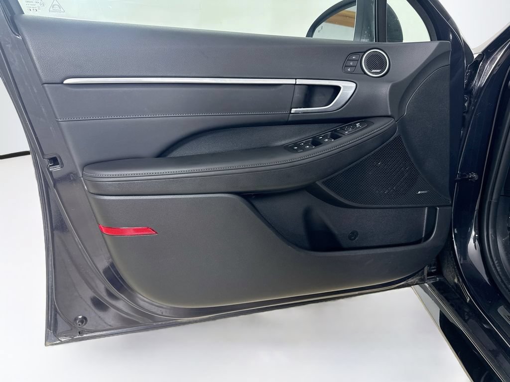 Used 2023 Hyundai Sonata Limited w/ Cargo Package FWD image 11