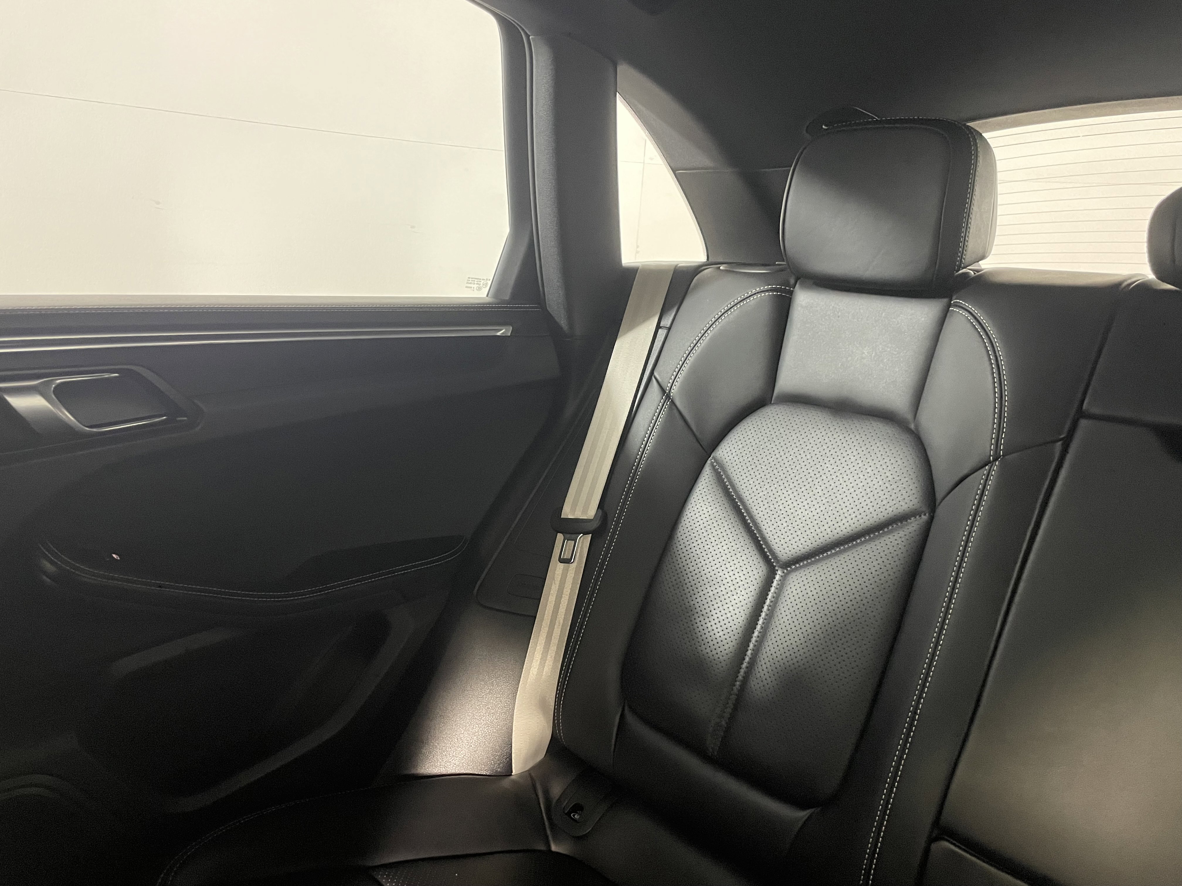 Certified 2024 Porsche Macan GTS image 15