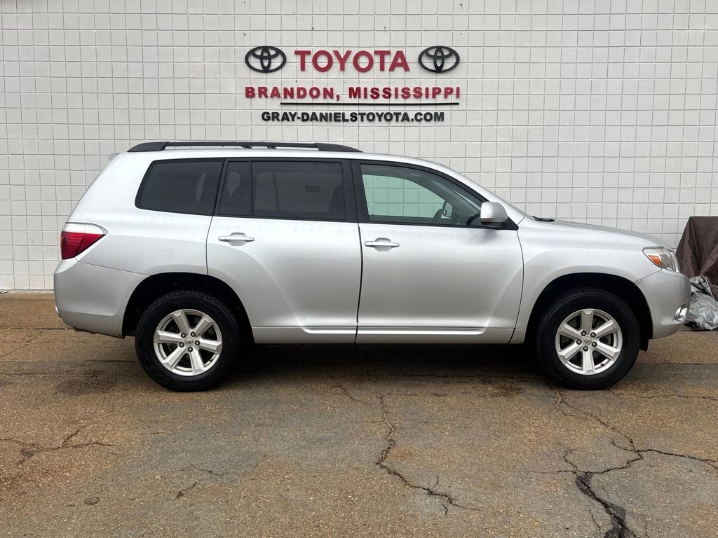 Used 2010 Toyota Highlander SE image 1