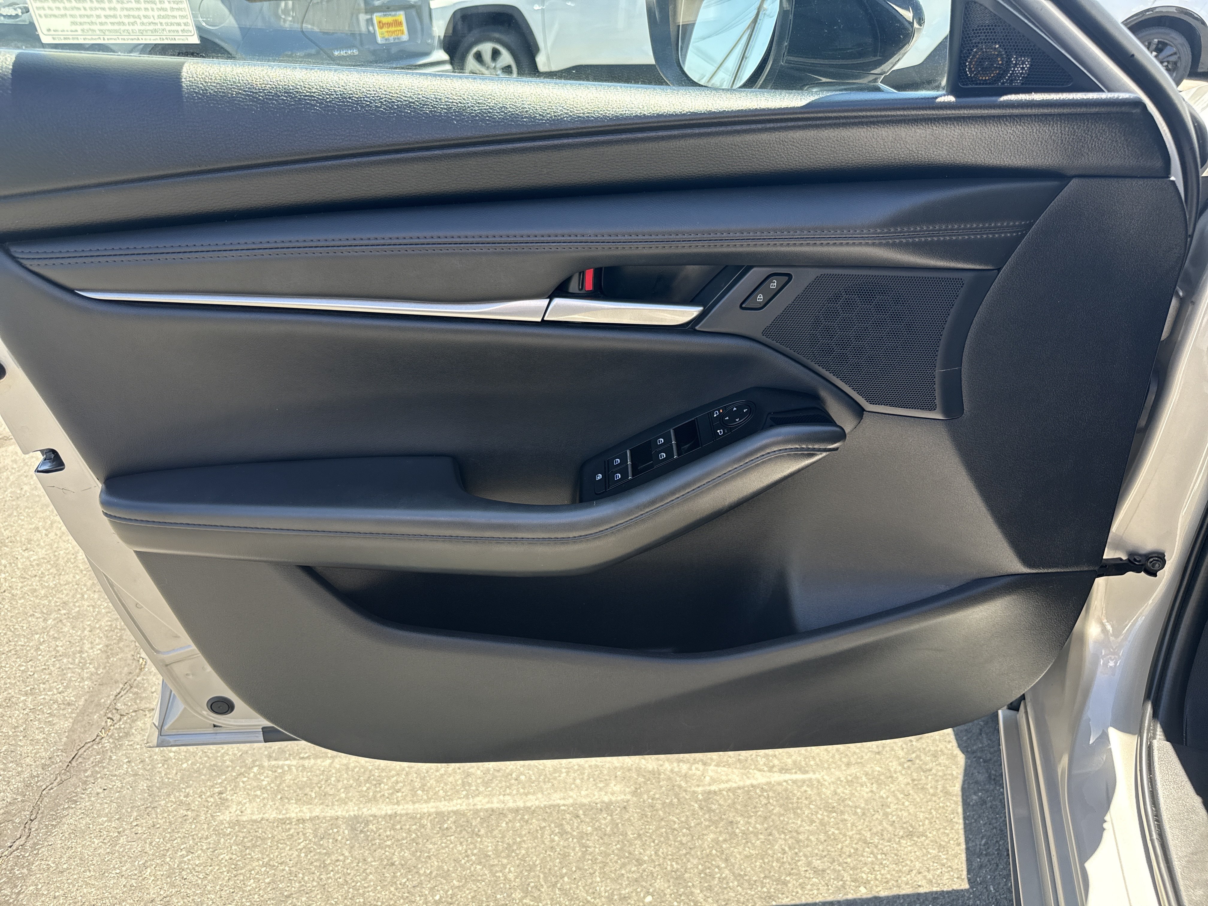 Used 2024 MAZDA MAZDA3 s FWD image 11