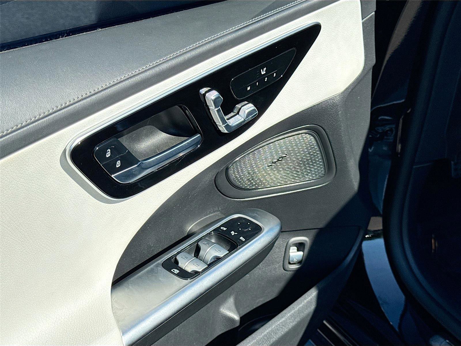 Used 2022 Mercedes-Benz C 300 Sedan image 16