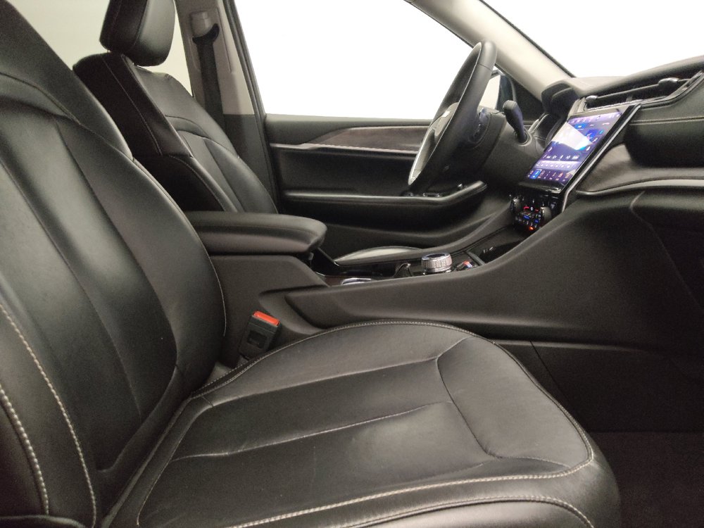 Used 2023 Jeep Grand Cherokee Limited RWD image 21