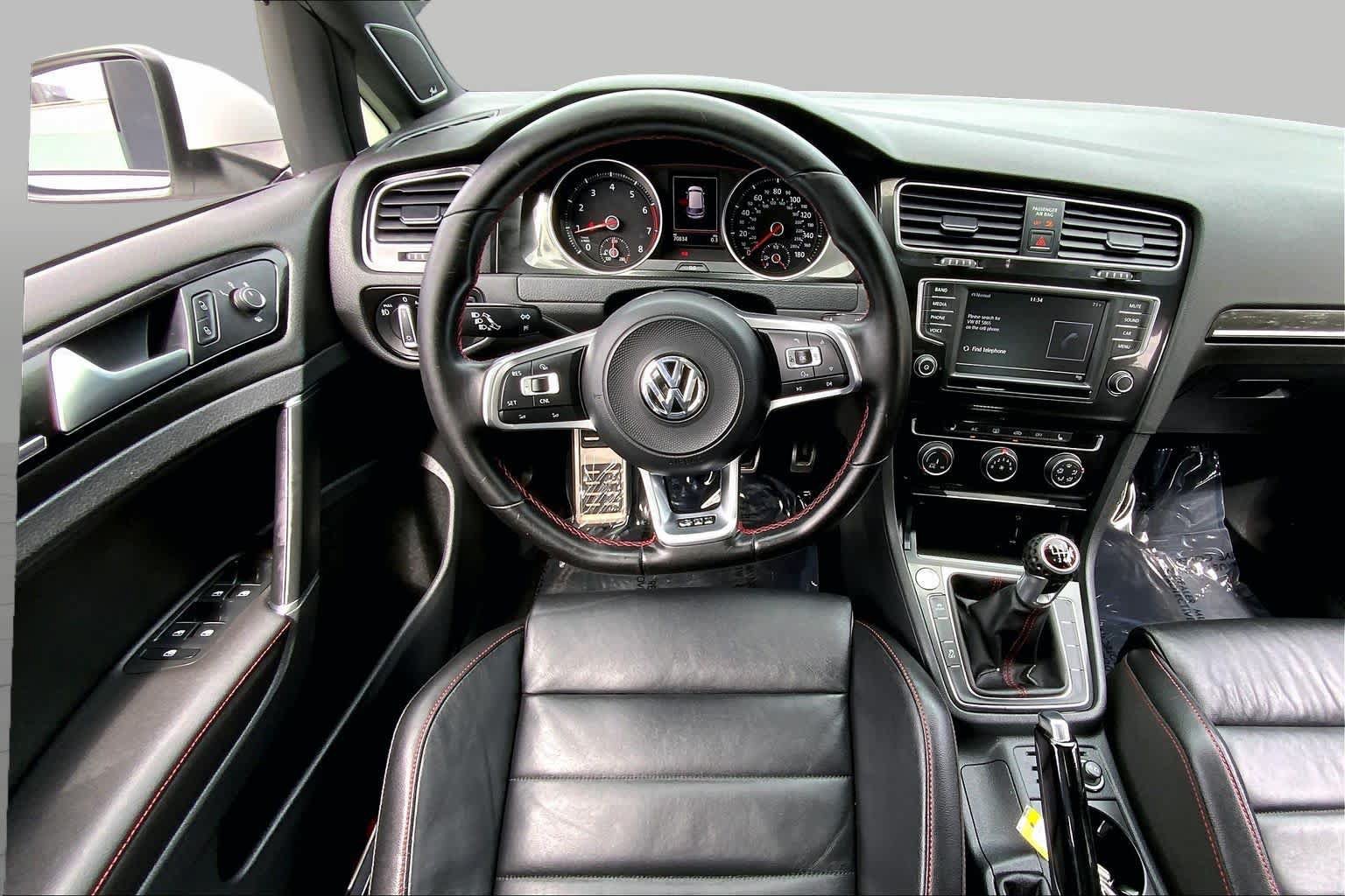 Used 2017 Volkswagen GTI SE FWD image 6