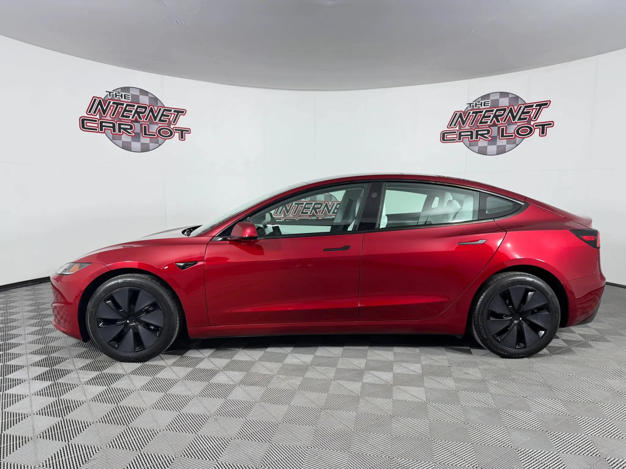 Used 2025 Tesla Model 3 Long Range AWD/4WD image 4
