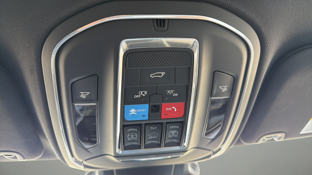 Used 2025 Jeep Wagoneer S Limited AWD/4WD image 29