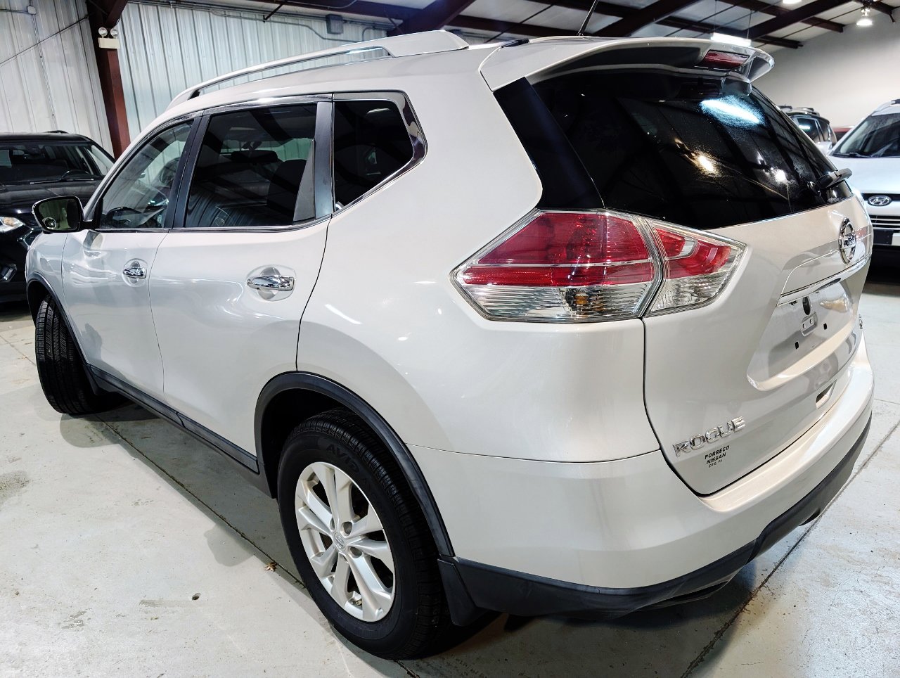 Used 2015 Nissan Rogue SV w/ SV Premium Package image 8