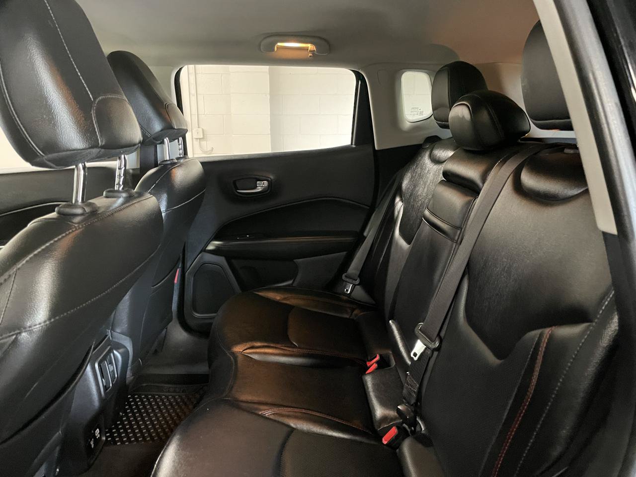 Used 2019 Jeep Compass Trailhawk w/ Leather Interior Group AWD/4WD image 18