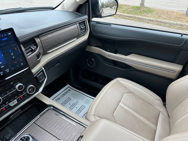 Used 2024 Ford Expedition Limited image 29