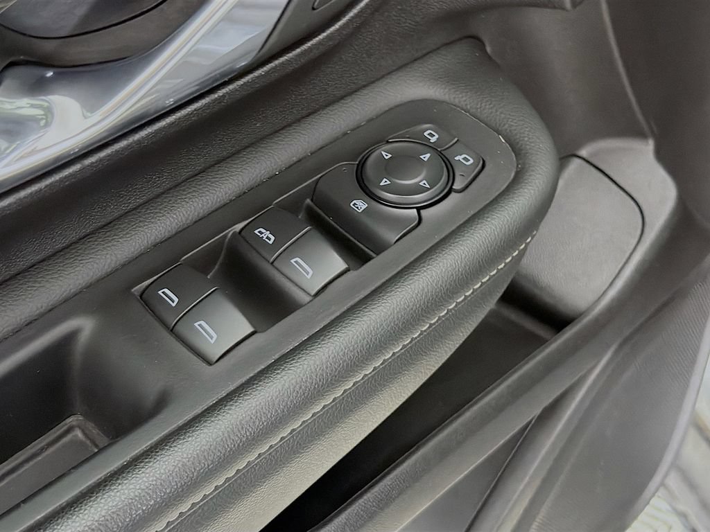 Used 2024 GMC Terrain SLE w/ Driver Convenience Package FWD image 21
