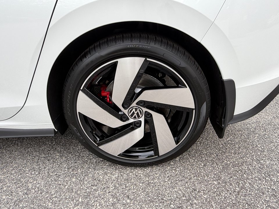 New 2026 Volkswagen Golf SE FWD image 22